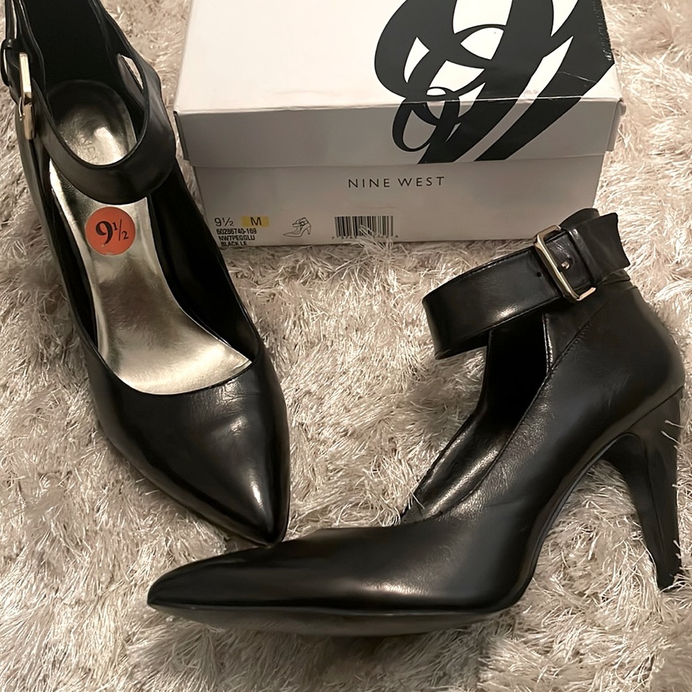 Nine West Ankle Strap Pumps sz 9.5